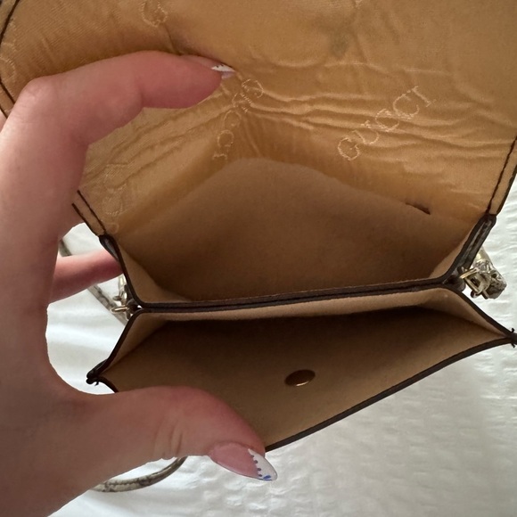 Gucci Tan and Brown Crossbody Bag with GG Monogram - Picture 5 of 9